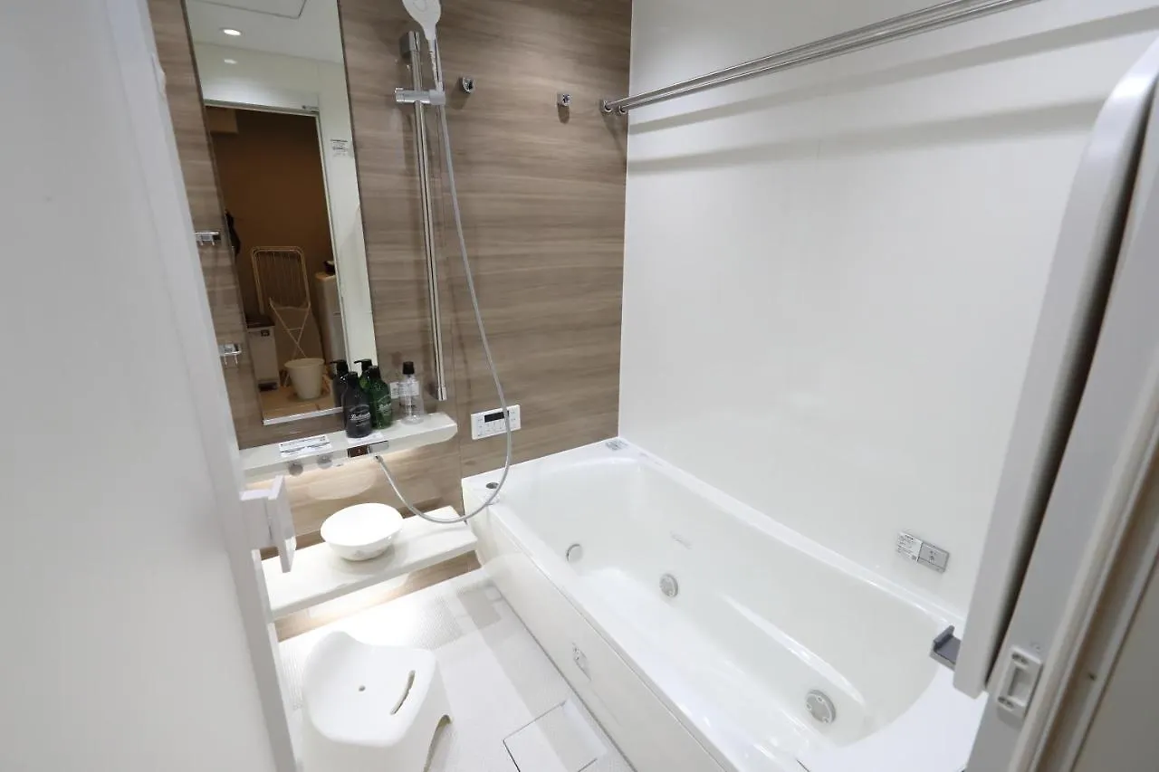 White Crystal Rooma Fukuoka  0*, Fukuoka (Fukuoka)
